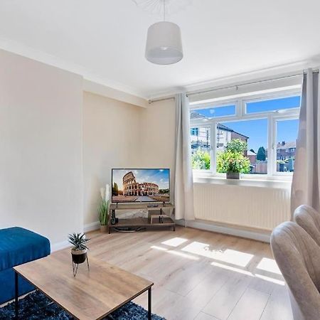 Spacious 3Br House In Enfield North London With Garden Exterior foto