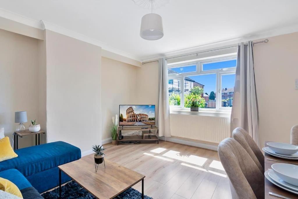 Spacious 3Br House In Enfield North London With Garden Exterior foto