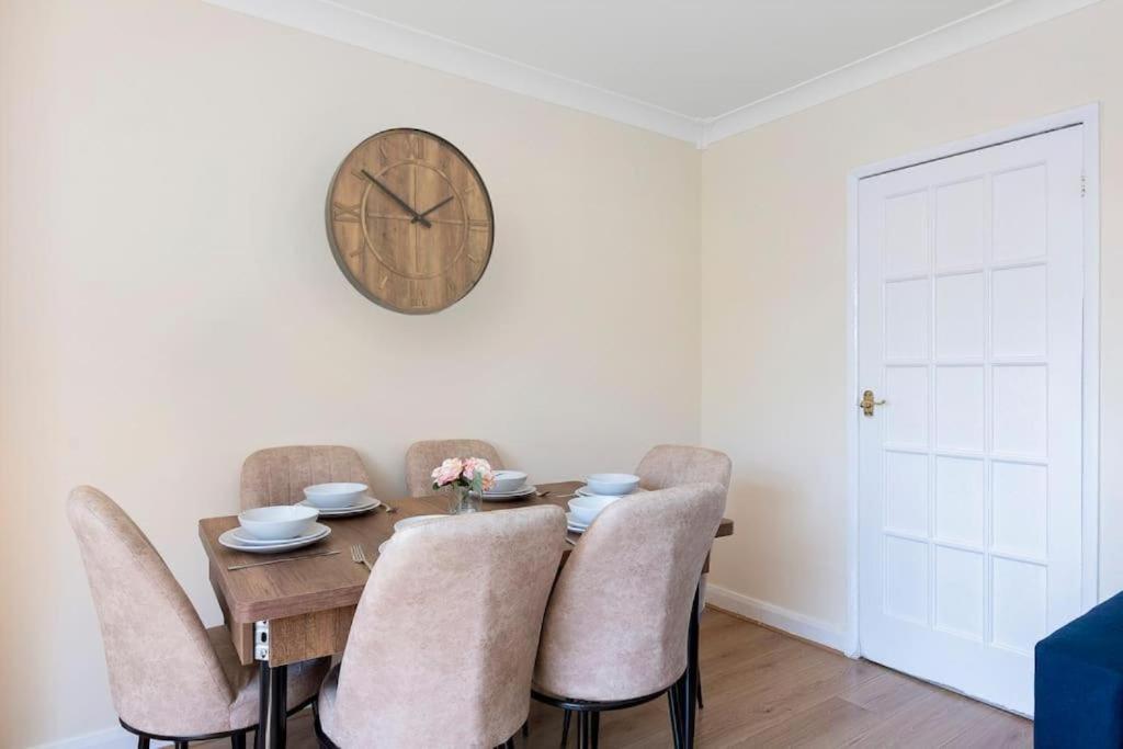 Spacious 3Br House In Enfield North London With Garden Exterior foto