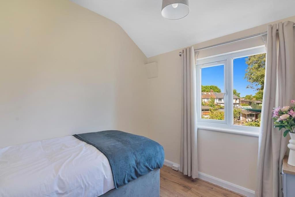 Spacious 3Br House In Enfield North London With Garden Exterior foto