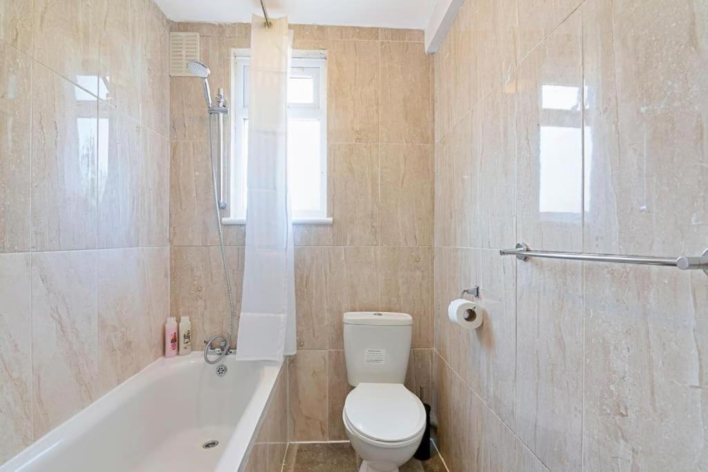 Spacious 3Br House In Enfield North London With Garden Exterior foto