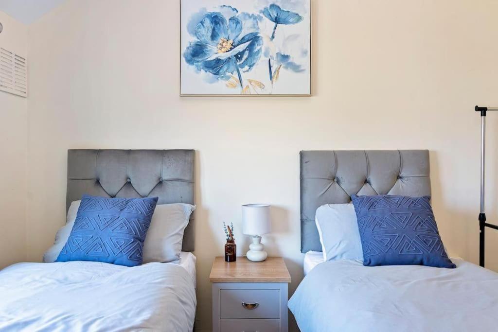 Spacious 3Br House In Enfield North London With Garden Exterior foto