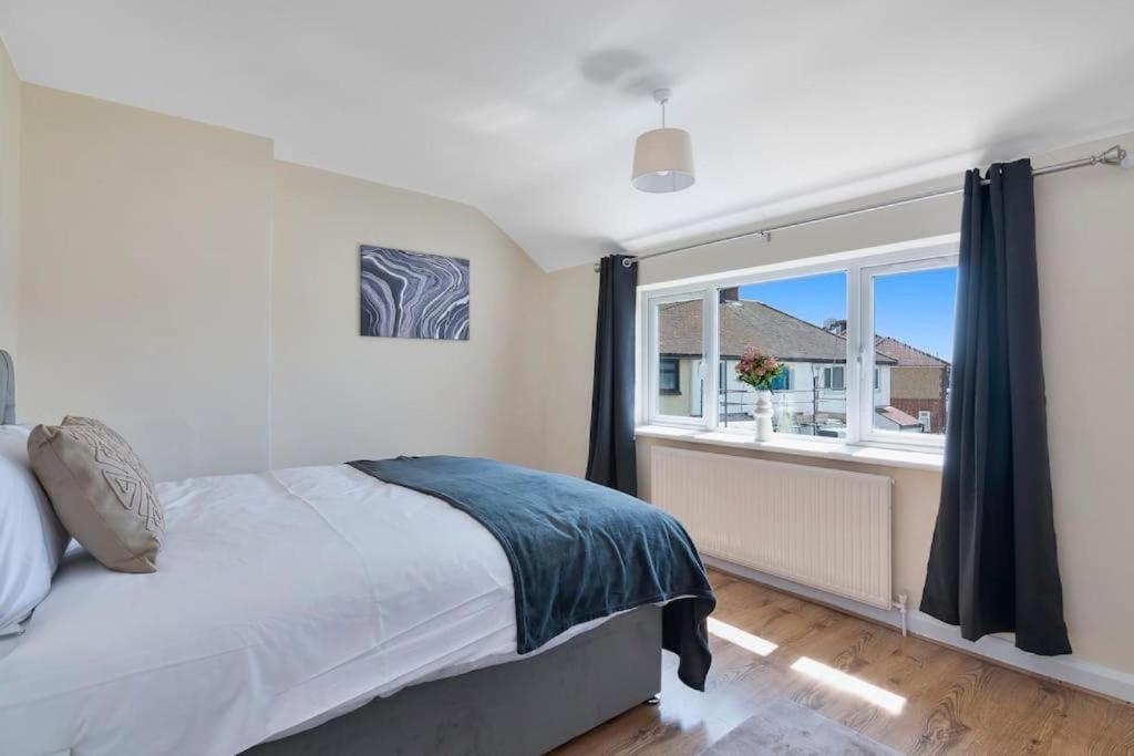 Spacious 3Br House In Enfield North London With Garden Exterior foto